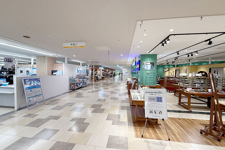 パシオス様に突き当たったら右に曲がります